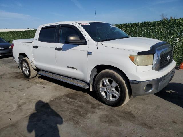 5TBET54148S458655 - 2008 TOYOTA TUNDRA CREWMAX WHITE photo 4