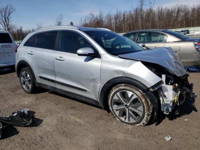 KNDCE3LG5L5055088 - 2020 KIA NIRO EX PREMIUM SILVER photo 4