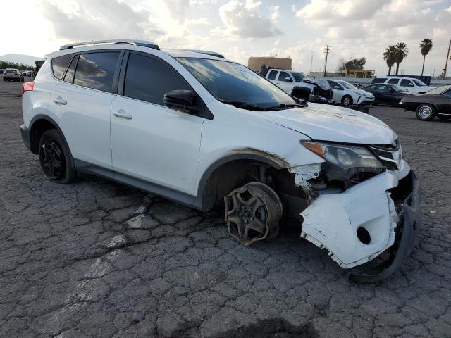 JTMZFREV7FJ037368 - 2015 TOYOTA RAV4 LE WHITE photo 4