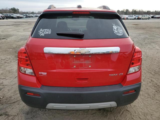 KL7CJNSB0FB114533 - 2015 CHEVROLET TRAX LTZ RED photo 6