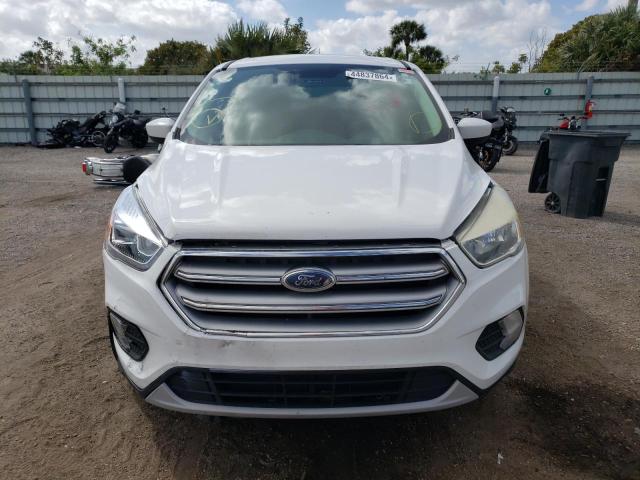 1FMCU9G99HUC81192 - 2017 FORD ESCAPE SE WHITE photo 5