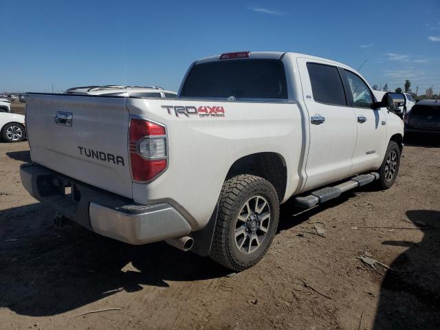 5TFDY5F1XGX530579 - 2016 TOYOTA TUNDRA CREWMAX SR5 WHITE photo 3