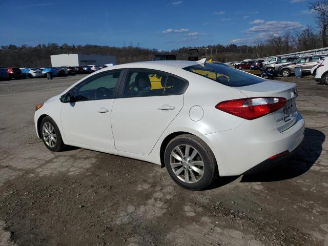 KNAFX4A67G5503180 - 2016 KIA FORTE LX WHITE photo 2