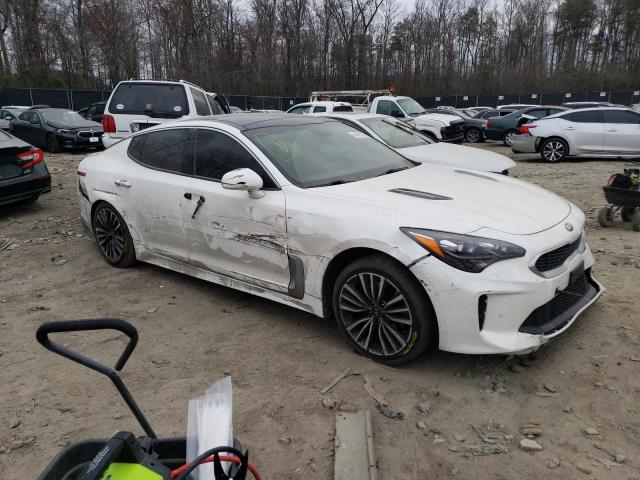 KNAE25LA0J6031844 - 2018 KIA STINGER PREMIUM WHITE photo 4