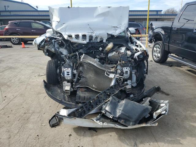 1C4PJLCB2KD122803 - 2019 JEEP CHEROKEE LATITUDE WHITE photo 5