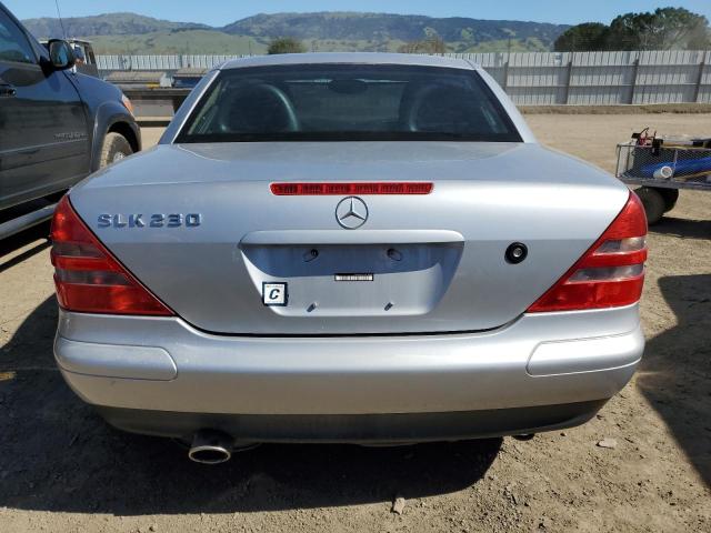 WDBKK47F4XF123861 - 1999 MERCEDES-BENZ SLK 230 KOMPRESSOR SILVER photo 6