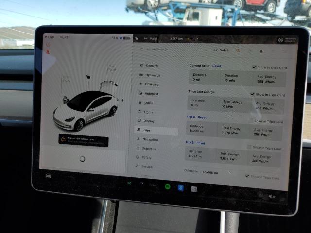 5YJ3E1EA0KF476503 - 2019 TESLA MODEL 3 Weiß Foto 9