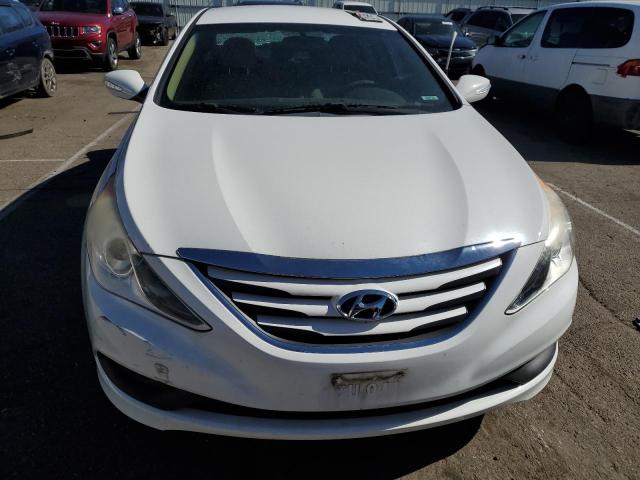 5NPEB4AC4EH872952 - 2014 HYUNDAI SONATA GLS WHITE photo 5