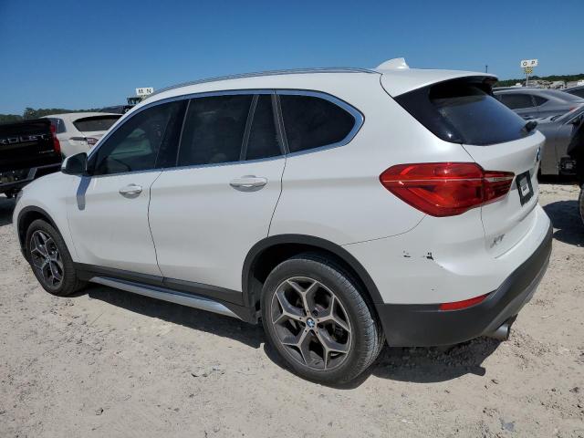 WBXHU7C33J3H43196 - 2018 BMW X1 SDRIVE28I WHITE photo 2