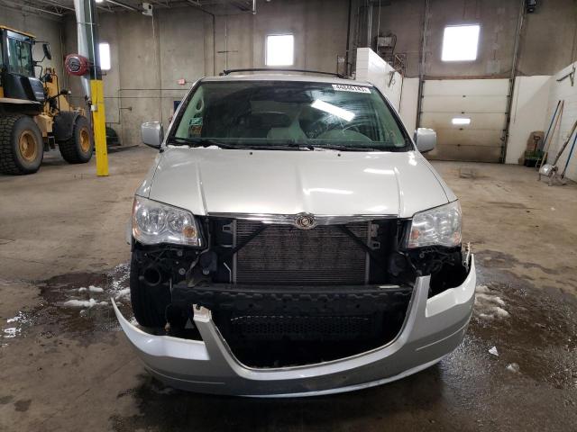 2A4RR5D11AR120825 - 2010 CHRYSLER TOWN & COU TOURING 银色 照片 5