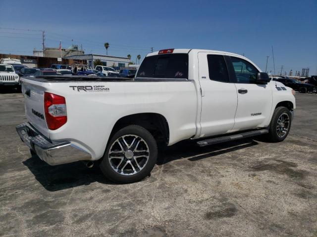 5TFRM5F17GX106410 - 2016 TOYOTA TUNDRA DOUBLE CAB SR/SR5 WHITE photo 3