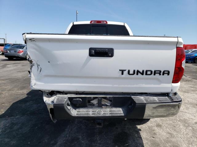 5TFRM5F17GX106410 - 2016 TOYOTA TUNDRA DOUBLE CAB SR/SR5 WHITE photo 6