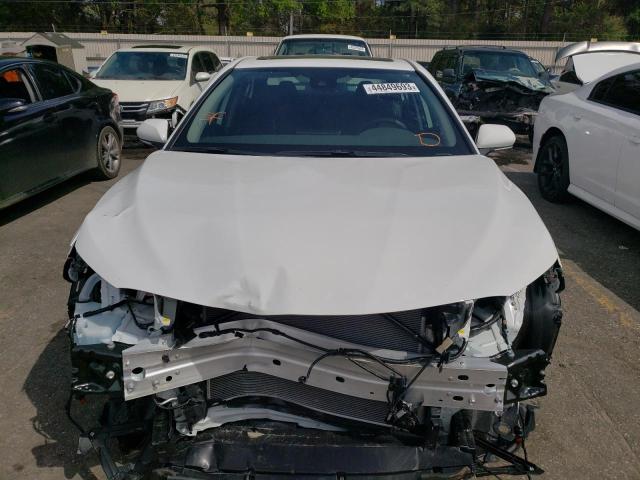 4T1T11AK9PU758501 - 2023 TOYOTA CAMRY SE NIGHT SHADE WHITE photo 5