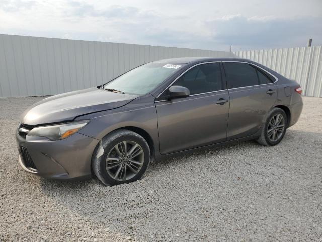 4T1BF1FK0HU425630 - 2017 TOYOTA CAMRY LE GRAY photo 1