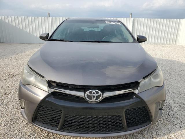 4T1BF1FK0HU425630 - 2017 TOYOTA CAMRY LE GRAY photo 5