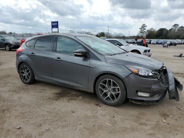 1FADP3M26JL224311 - 2018 FORD FOCUS SEL GRAY photo 4