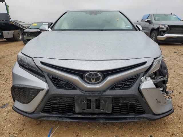 4T1T11AK9PU112763 - 2023 TOYOTA CAMRY SE NIGHT SHADE SILVER photo 5