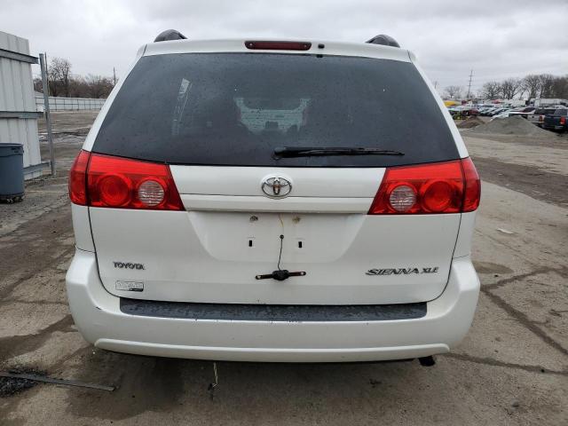 5TDYK4CC0AS298333 - 2010 TOYOTA SIENNA XLE WHITE photo 6