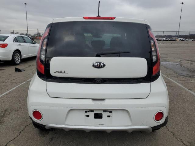 KNDJP3A51J7893249 - 2018 KIA SOUL + WHITE photo 6