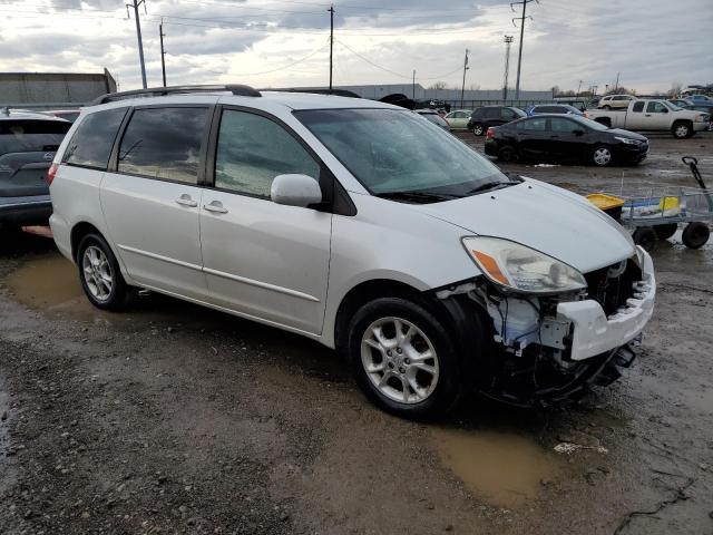 5TDBA22C04S022088 - 2004 TOYOTA SIENNA XLE WHITE photo 4