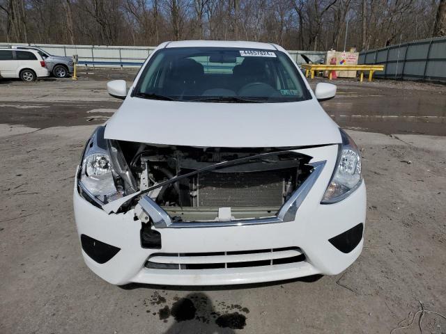 3N1CN7AP7FL832646 - 2015 NISSAN VERSA S WHITE photo 5