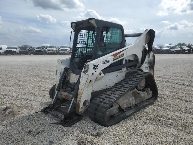 B47C12329 - 2018 BOBCAT T870 WHITE photo 2