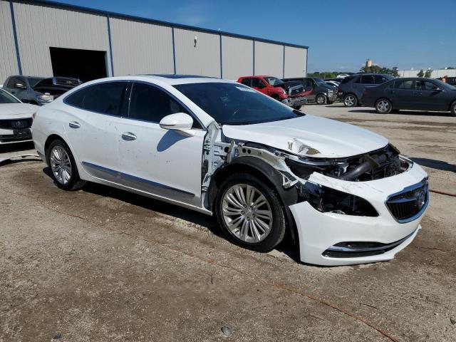 1G4ZR5SZXJU124045 - 2018 BUICK LACROSSE PREMIUM WHITE photo 4