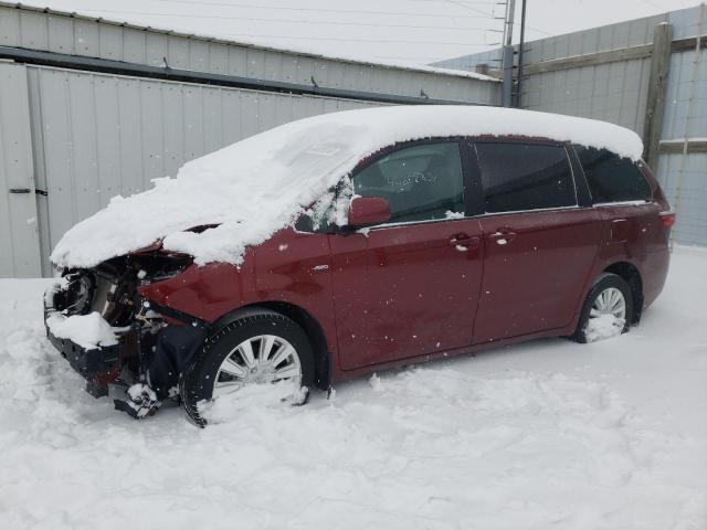 2017 TOYOTA SIENNA LE, 