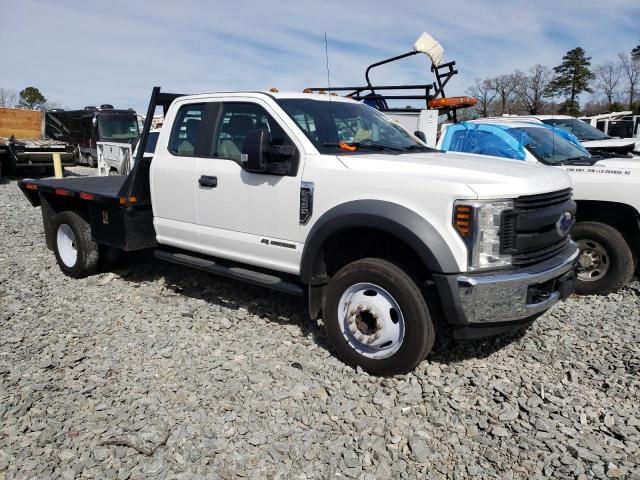 1FD0X4GT6KEE60560 - 2019 FORD F450 SUPER DUTY WHITE photo 4