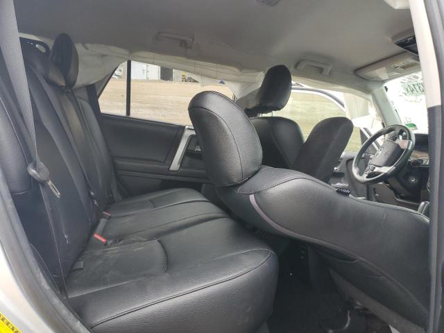 JTEBU5JR3G5389653 - 2016 TOYOTA 4RUNNER SR5/SR5 PREMIUM 银色 照片 11