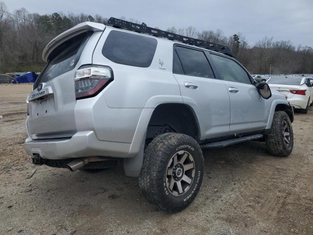 JTEBU5JR3G5389653 - 2016 TOYOTA 4RUNNER SR5/SR5 PREMIUM 银色 照片 3