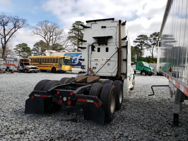 3AKJGLD58FSGS3624 - 2015 FREIGHTLINER CASCADIA 1 WHITE photo 4