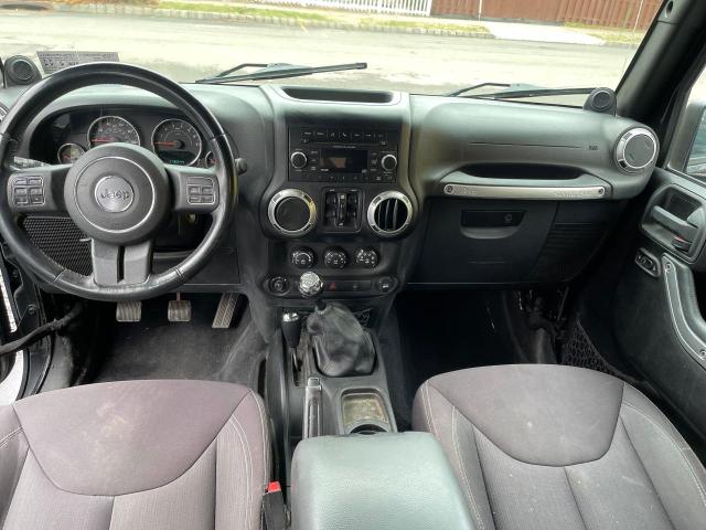 1C4BJWEG9DL684453 - 2013 JEEP WRANGLER U SAHARA BLACK photo 9