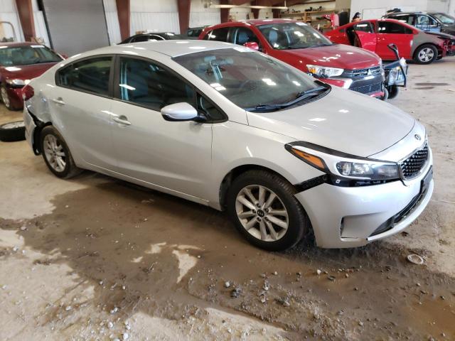 3KPFL4A76HE125866 - 2017 KIA FORTE LX SILVER photo 4