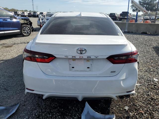 4T1G11AK2PU762133 - 2023 TOYOTA CAMRY SE NIGHT SHADE WHITE photo 6