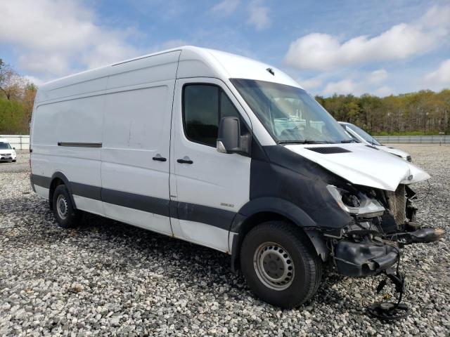 WD3PE8DC8FP105432 - 2015 MERCEDES-BENZ SPRINTER 2500 WHITE photo 4