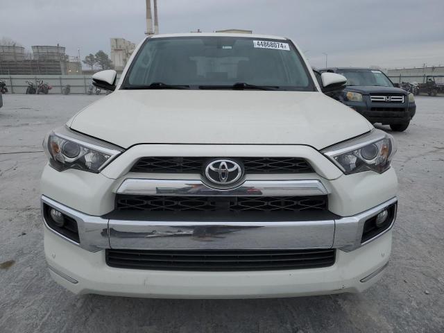 JTEBU5JR3K5711913 - 2019 TOYOTA 4RUNNER SR5 WHITE photo 5