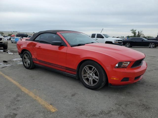 1ZVBP8EN5A5171786 - 2010 FORD MUSTANG RED photo 4