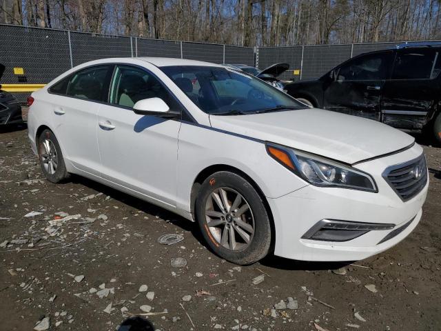 5NPE24AF7FH205059 - 2015 HYUNDAI SONATA SE WHITE photo 4