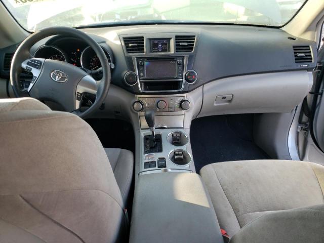 5TDZA3EH5DS035382 - 2013 TOYOTA HIGHLANDER BASE Argent photo 8