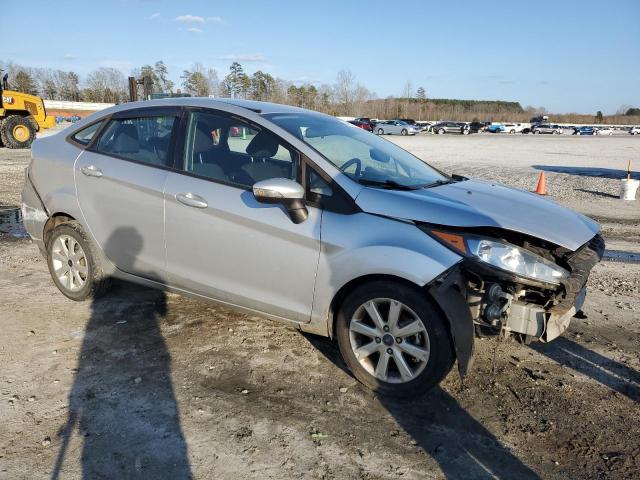 3FADP4BJ2EM217425 - 2014 FORD FIESTA SE SILVER photo 4