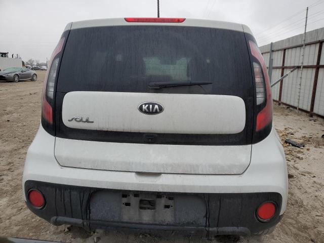 KNDJN2A25J7897116 - 2018 KIA SOUL WHITE photo 6