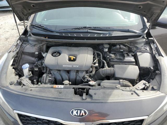 3KPFL4A75HE107052 - 2017 KIA FORTE LX BROWN photo 11