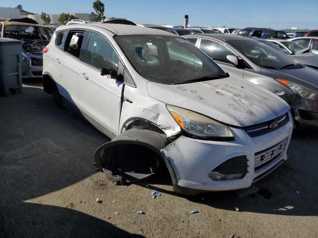 1FMCU0GX3FUB51092 - 2015 FORD ESCAPE SE WHITE photo 4