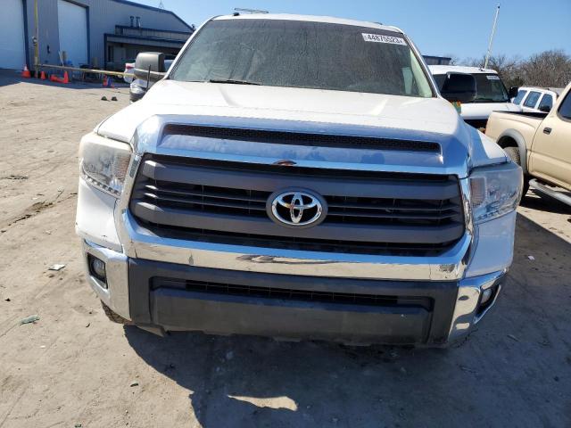 5TFRY5F10FX184661 - 2015 TOYOTA TUNDRA DOUBLE CAB SR/SR5 WHITE photo 5