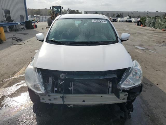 3N1CN7AP0HL819028 - 2017 NISSAN VERSA S WHITE photo 5