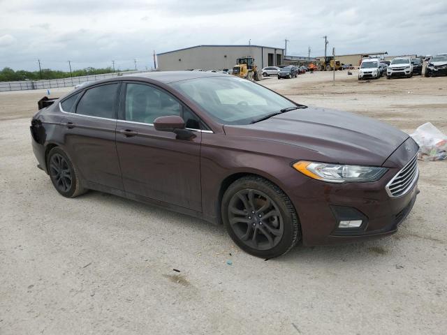 3FA6P0HDXKR164569 - 2019 FORD FUSION SE BURGUNDY photo 4