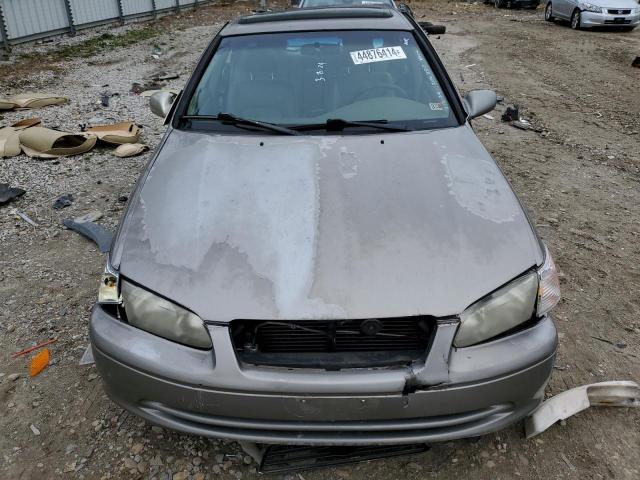 4T1BF28K6YU095074 - 2000 TOYOTA CAMRY LE GRAY photo 5