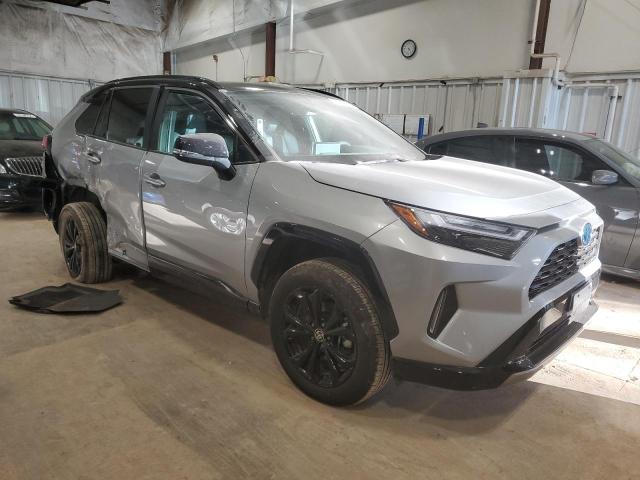 2T3E6RFV9NW034937 - 2022 TOYOTA RAV4 XSE SILVER photo 4