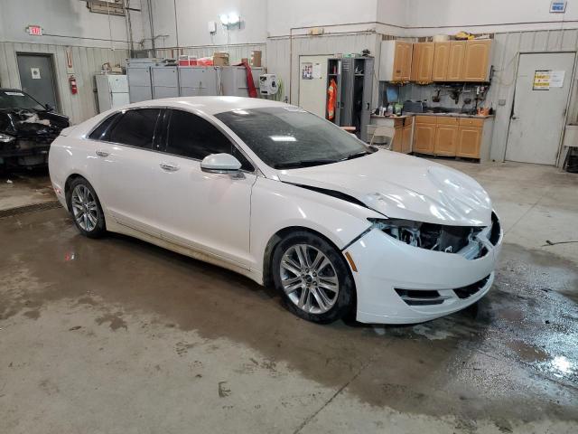 3LN6L2J93DR800139 - 2013 LINCOLN MKZ WHITE photo 4